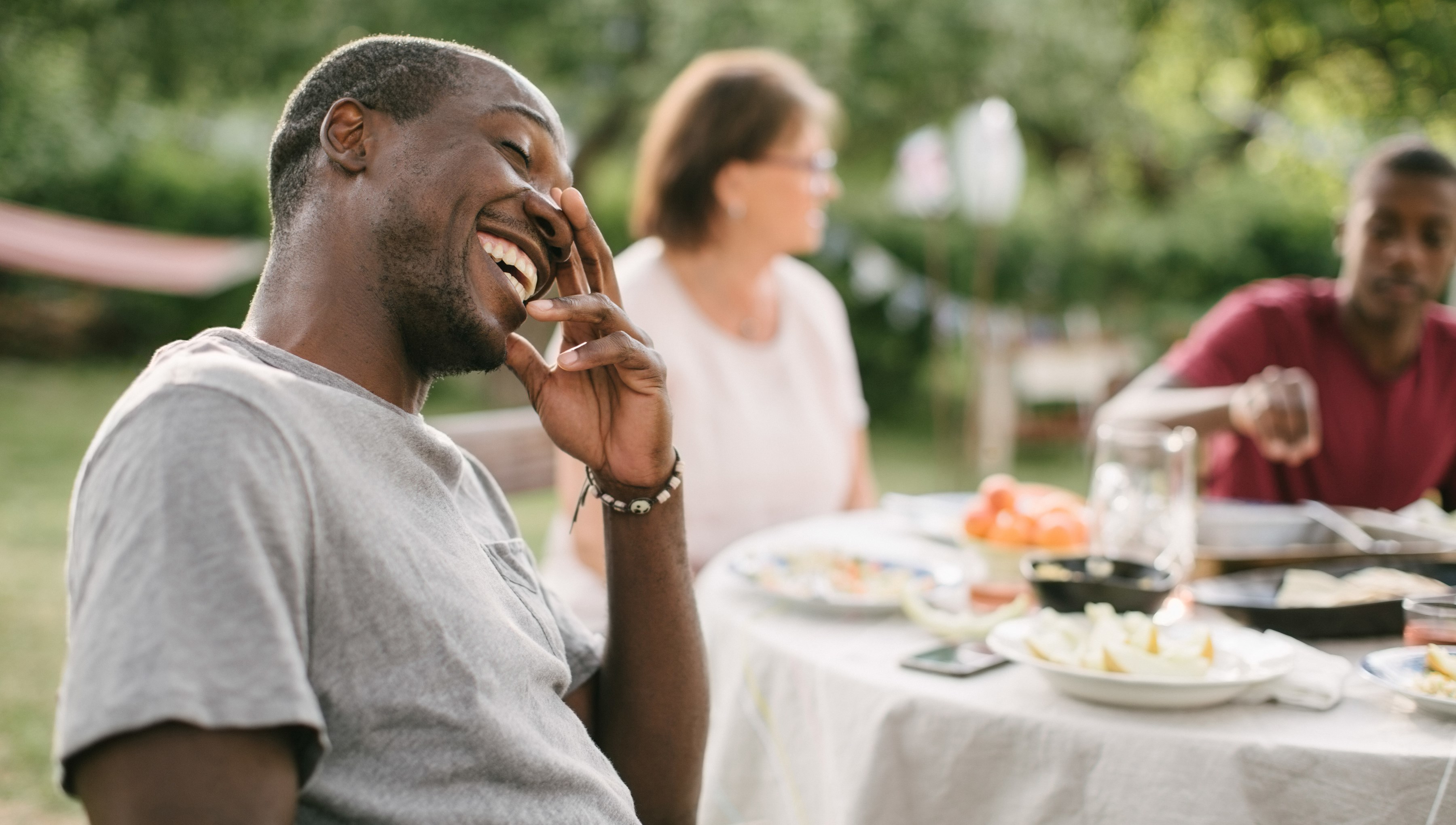 Bild från iStock och Valentin, samtycke för personer på bild behövs inte

Får användas av: Folktandvården Västra Götaland

Lämna till tredje part: Får lämnas till massmedia. Får inte lämnas till tredje part om någon annan än Folktandvården blir avsändare. 

Får användas i följande syften: obegränsat antal projekt och valfria medier.

Om bilden används i redaktionellt syfte, ange alltid fotografen.

Får användas tom: Ingen tidsbegränsning
