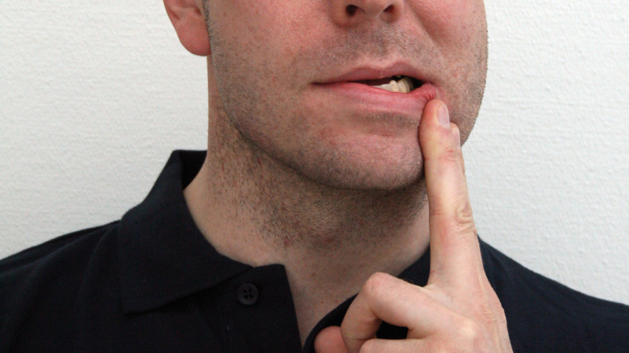 Bild som visar rörelseträning för käken